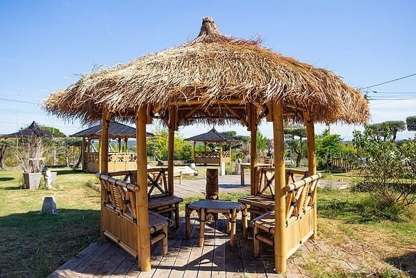 Gazébo en bambou hexagonal "LOMBOK"